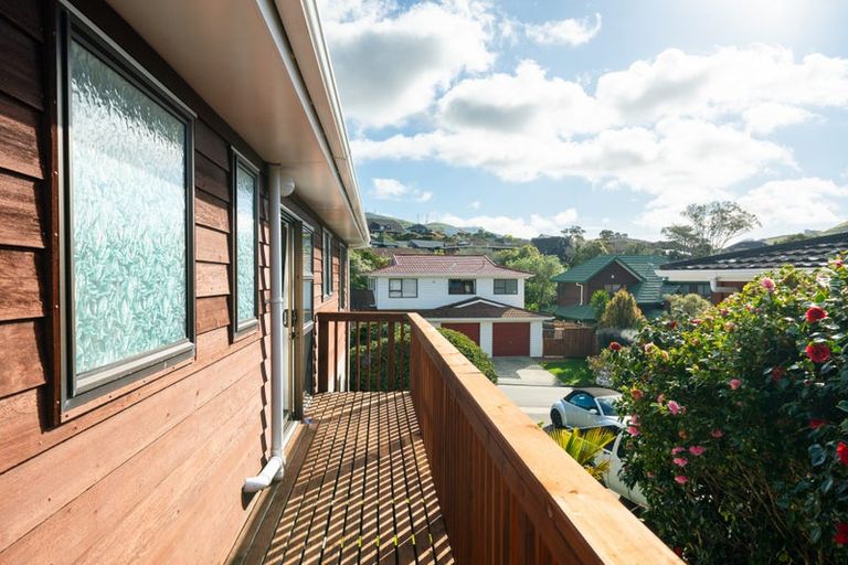 Photo of property in 6 Wantwood Grove, Churton Park, Wellington, 6037
