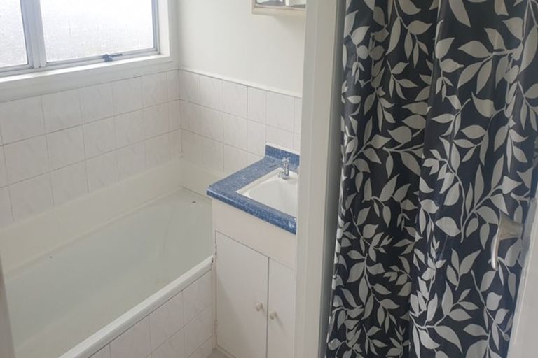 Photo of property in 38 Redcrest Avenue, Red Hill, Papakura, 2110