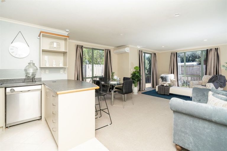 Photo of property in 11 Mckenzie Place, Rototuna North, Hamilton, 3210