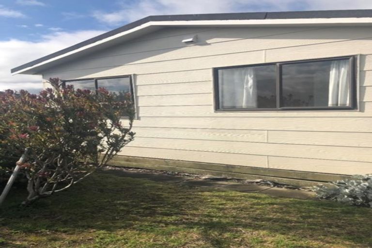Photo of property in 34 Rutherford Drive, Waikanae Beach, Waikanae, 5036
