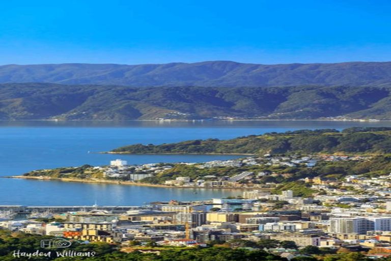 Photo of property in 2/249 Muritai Road, Eastbourne, Lower Hutt, 5013