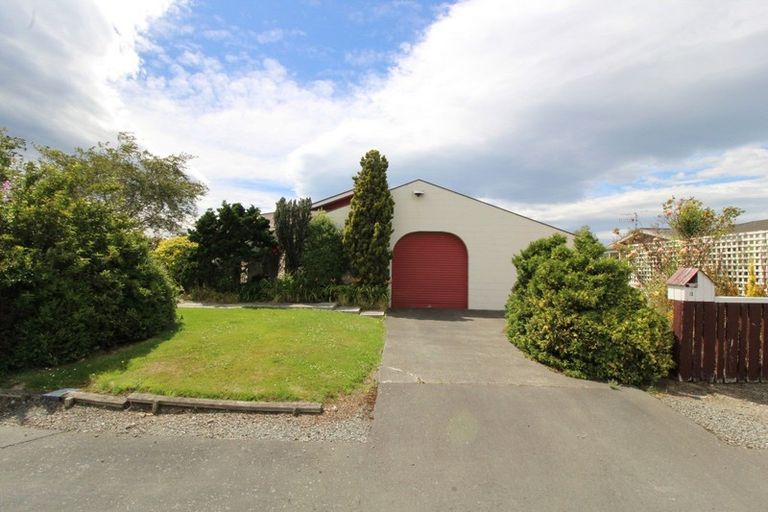 Photo of property in 11 Douglas Street, Winton, 9720