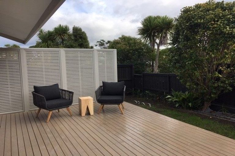 Photo of property in 1/281 Beach Road, Campbells Bay, Auckland, 0630