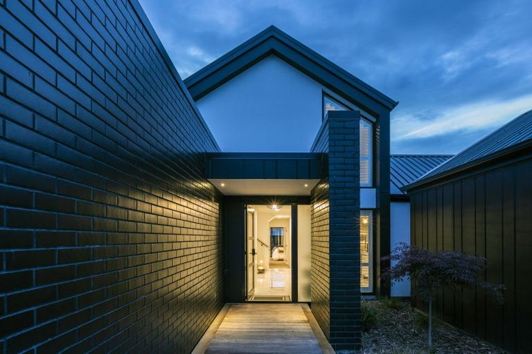 Photo of property in 215 Cavendish Road, Casebrook, Christchurch, 8051