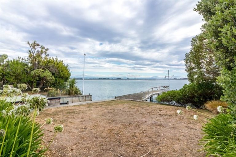 Photo of property in 102 Beachville Road, Redcliffs, Christchurch, 8081