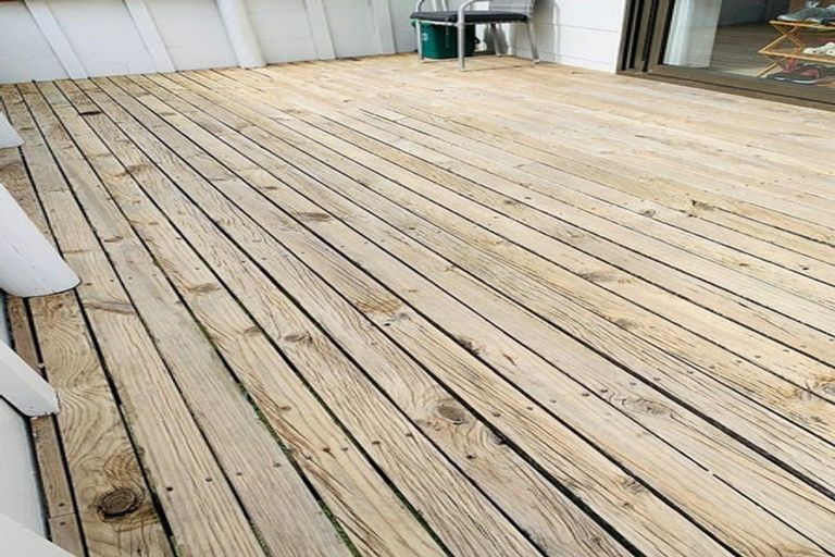 Photo of property in 2/72 Aeroview Drive, Beach Haven, Auckland, 0626