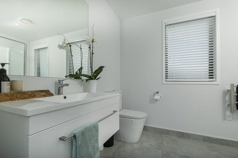 Photo of property in 105 Bonair Crescent, Silverdale, 0932