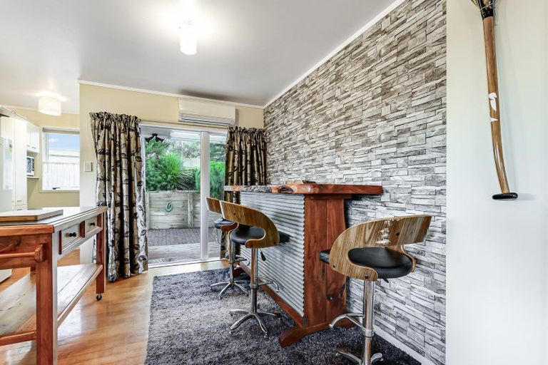 Photo of property in 2 Point Street, Raglan, 3225