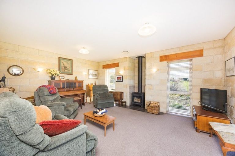 Photo of property in 63 Sutherland Road, Sanson, Palmerston North, 4479