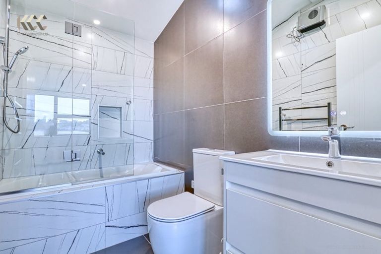 Photo of property in 3/14 Kerswill Place, Pakuranga, Auckland, 2010