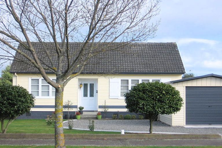Photo of property in 20 Ihle Street, Terrace End, Palmerston North, 4410