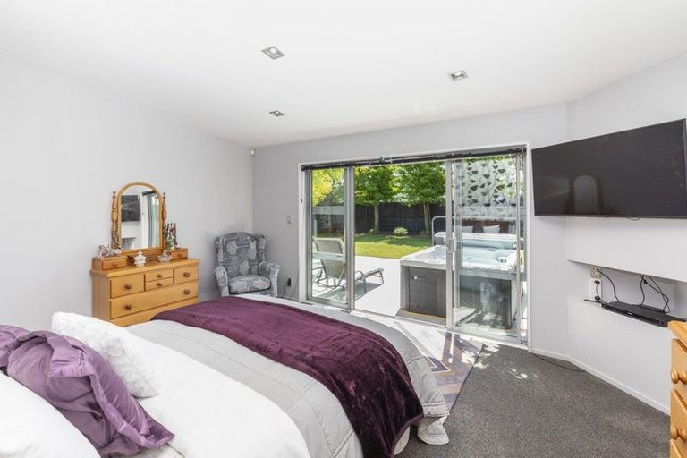 Photo of property in 2 Hemingway Place, Spencerville, Christchurch, 8083