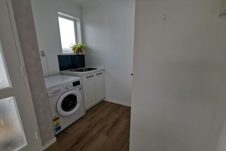 Photo of property in 9 Whaka Street, Maungaturoto, 0520