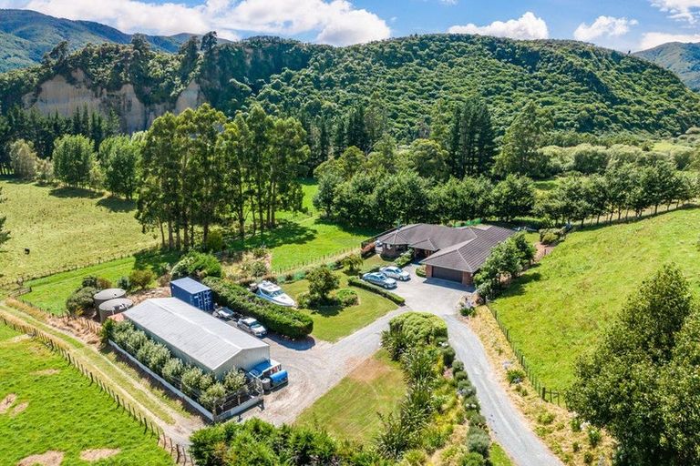 Photo of property in 64c Kaitoke Waterworks Road, Kaitoke, Upper Hutt, 5018