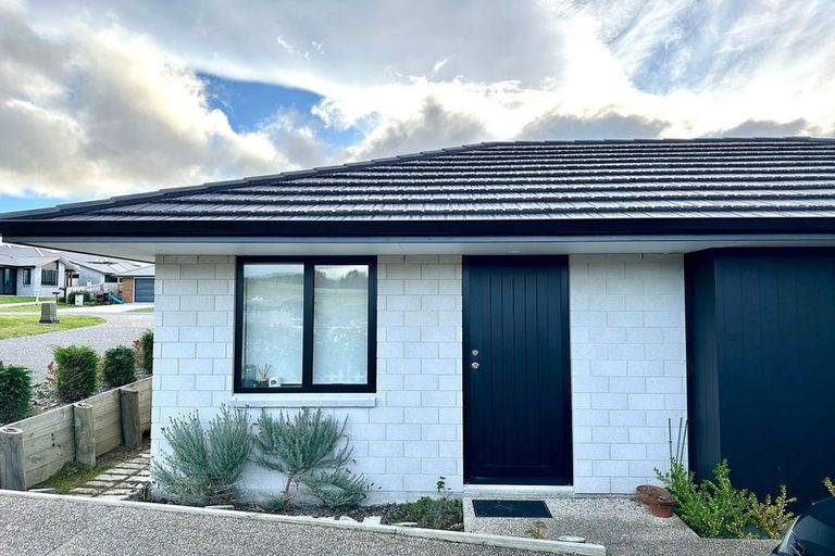 Photo of property in 38 Kiritiana Close, Pyes Pa, Tauranga, 3112