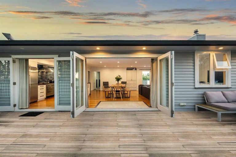 Photo of property in 603 Peak Road, Helensville, 0875