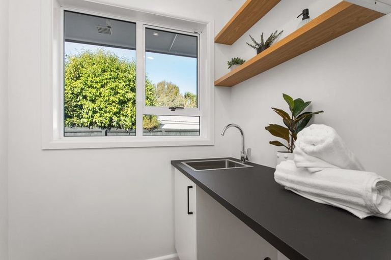 Photo of property in 14 Ron Place, Bishopdale, Christchurch, 8051