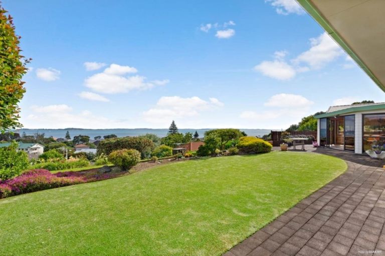 Photo of property in 6 Embling Place, Eastern Beach, Auckland, 2012