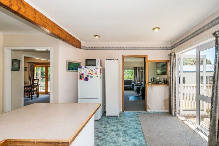 Photo of property in 98 Kiwi Road, Raumati Beach, Paraparaumu, 5032