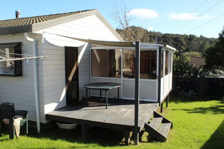 Photo of property in 1/9 Thistledew Place, Bayview, Auckland, 0629