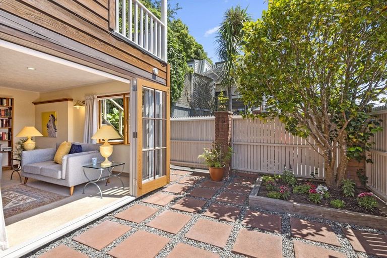 Photo of property in 1 Kate Way, Karori, Wellington, 6012