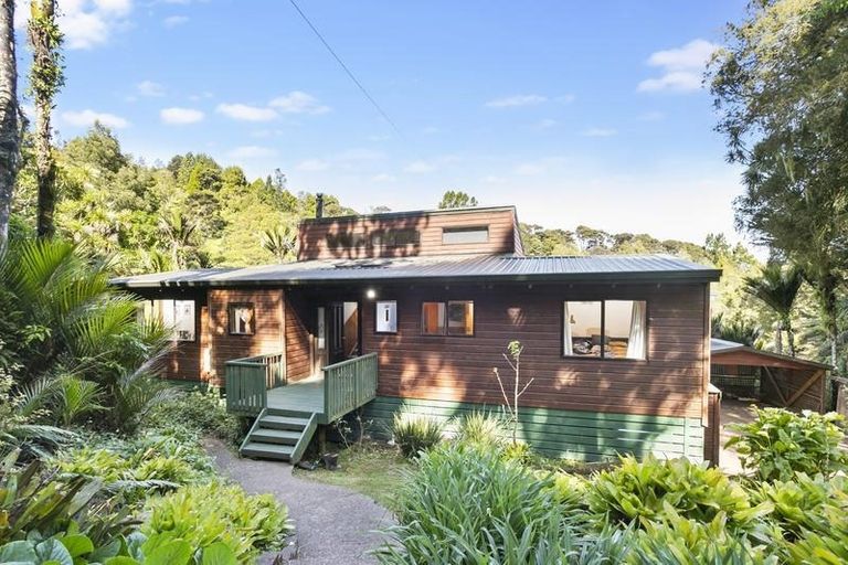 Photo of property in 236 Forest Hill Road, Waiatarua, Auckland, 0612