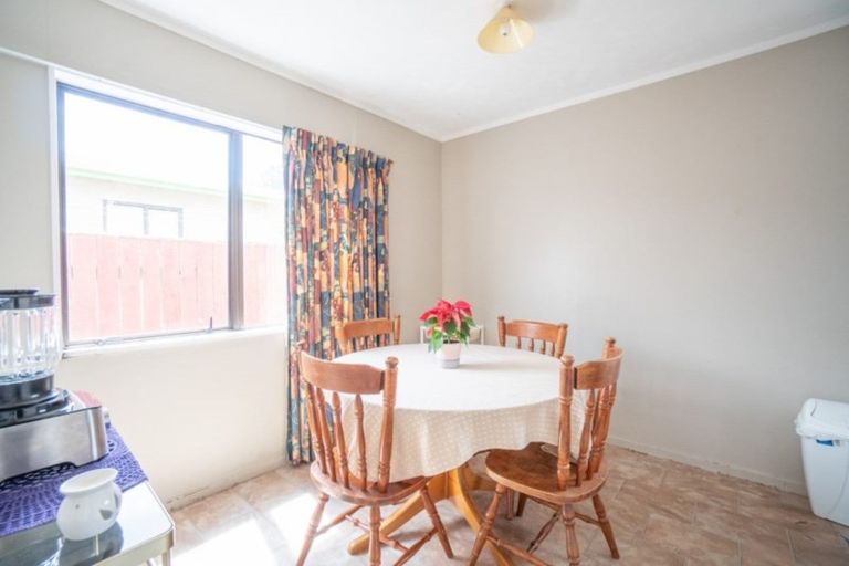 Photo of property in 27 Mcleavey Drive, Kelvin Grove, Palmerston North, 4414