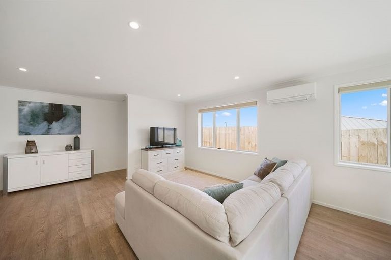 Photo of property in 12 Regis Park Drive, Pukekohe, 2120