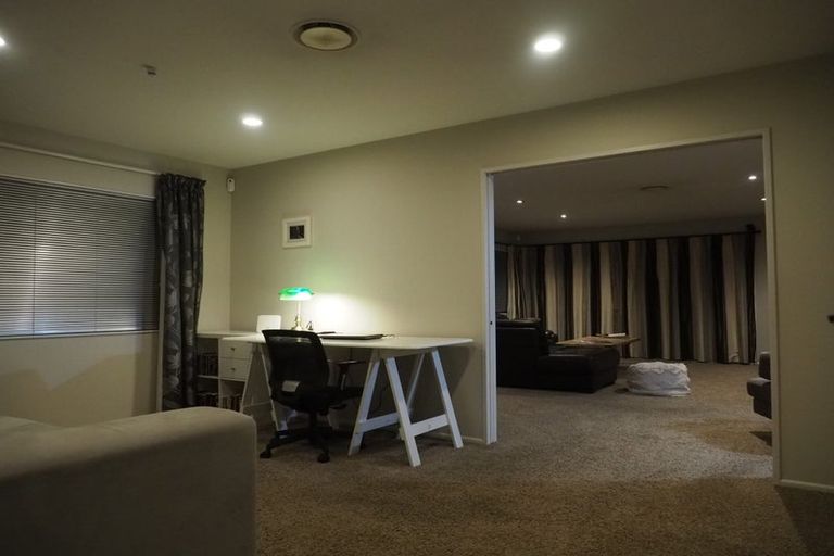 Photo of property in 8 Amner Place, Bluff Hill, Napier, 4110