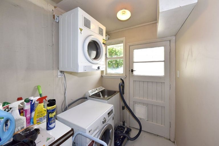 Photo of property in 1/15 Defoe Place, Waltham, Christchurch, 8023