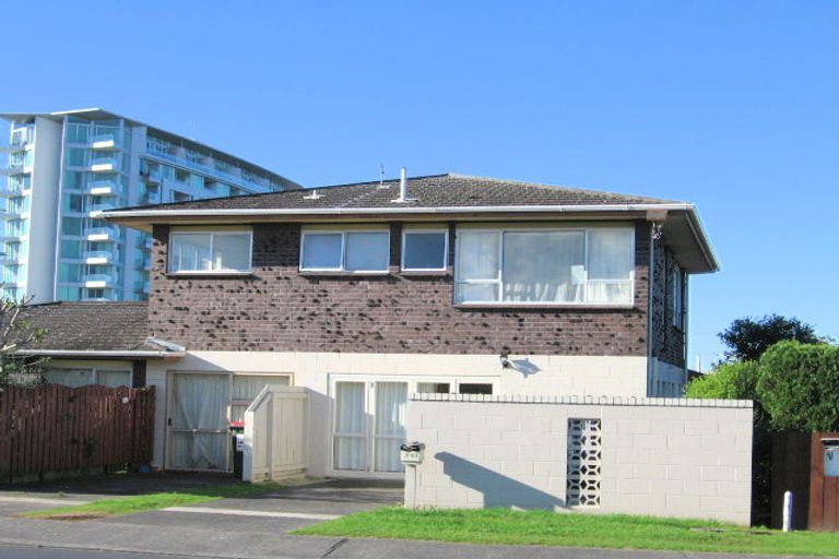 Photo of property in 1/83 Centreway Road, Orewa, 0931