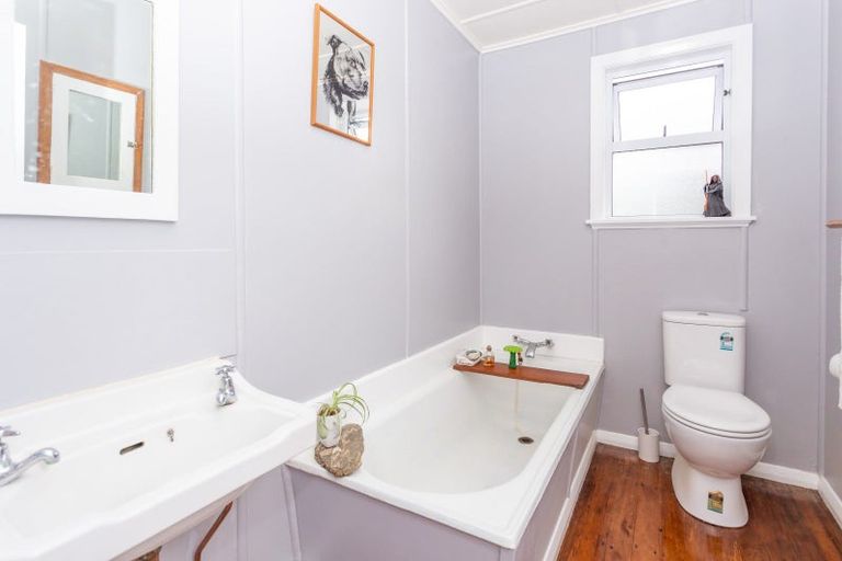 Photo of property in 9 Taplin Quay, Waitotara, Whanganui, 4588