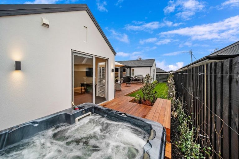 Photo of property in 2 Guyon Street, Marshland, Christchurch, 8083