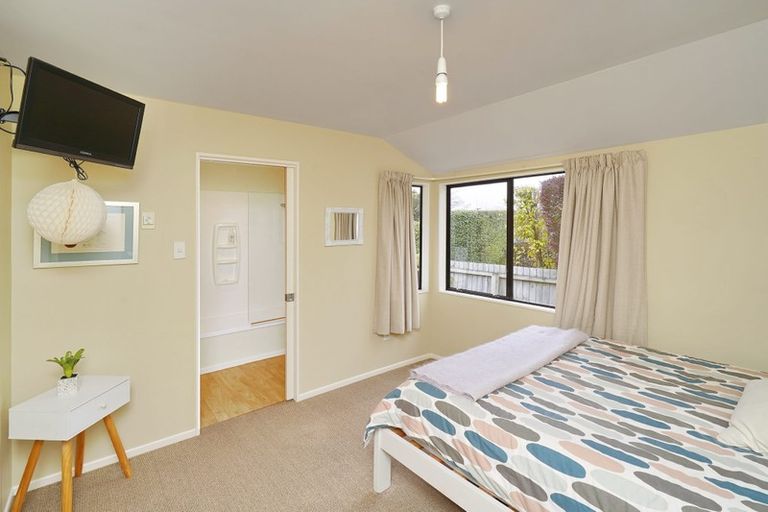 Photo of property in 17 Chatswood Place, Bishopdale, Christchurch, 8051