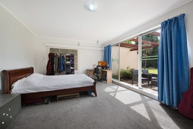 Photo of property in 4 Alton Terrace, Pakuranga Heights, Auckland, 2010