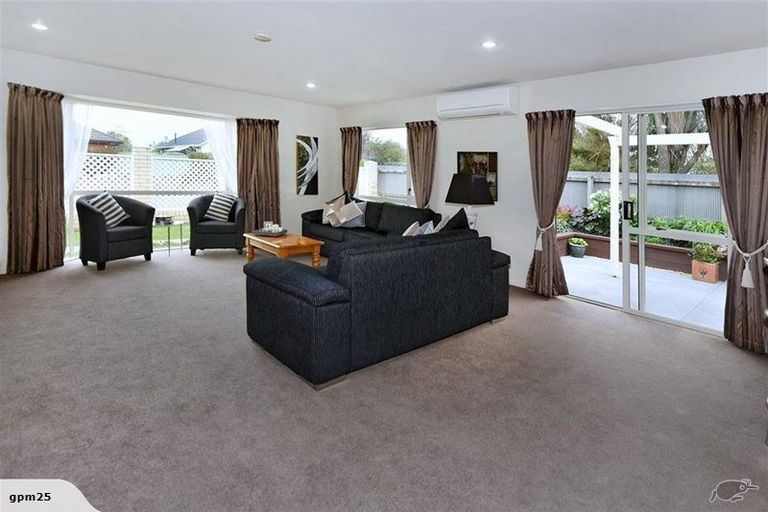 Photo of property in 2 Cunningham Place, Halswell, Christchurch, 8025