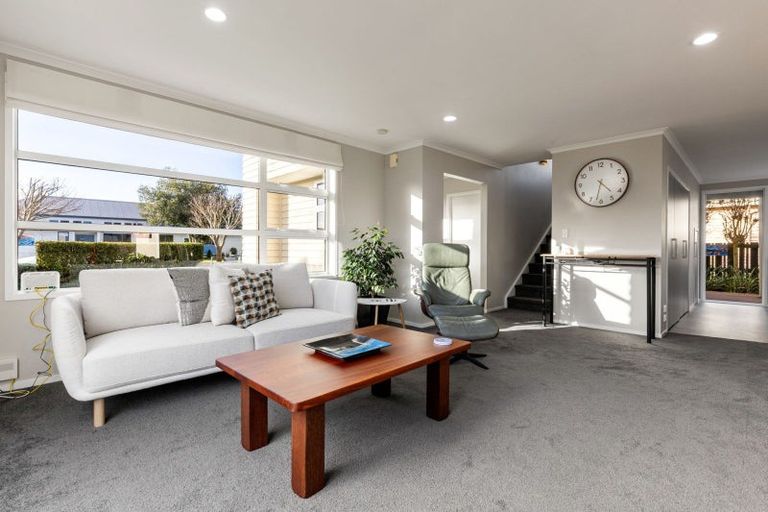 Photo of property in 49 Clare Street, Cambridge, 3434