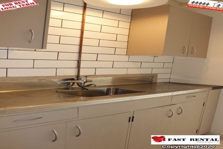 Photo of property in 132 Rangatira Road, Beach Haven, Auckland, 0626