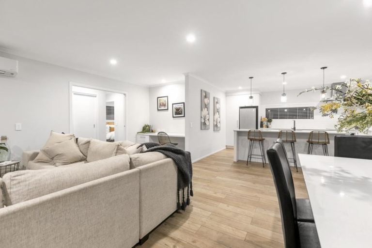 Photo of property in 4 Harding Drive, Papamoa Beach, Papamoa, 3118