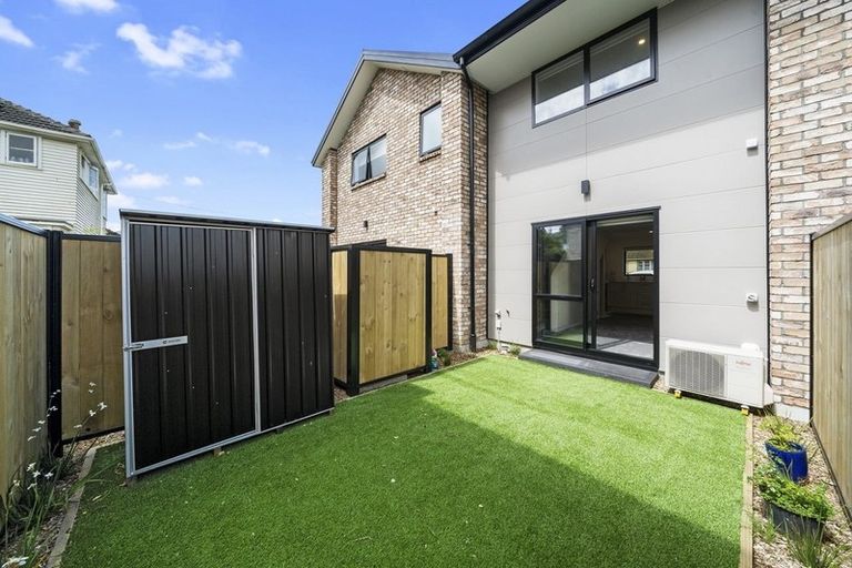 Photo of property in 2/17 Pearce Crescent, Taita, Lower Hutt, 5011