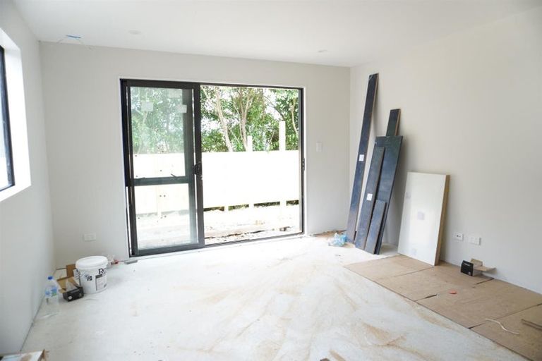 Photo of property in 15 Combat Street, Papakura, 2110