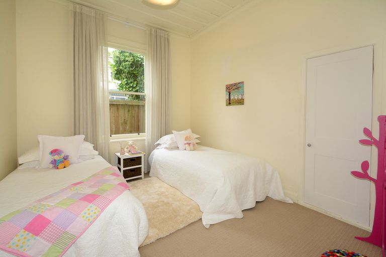 Photo of property in 22 Garfield Avenue, Roslyn, Dunedin, 9010