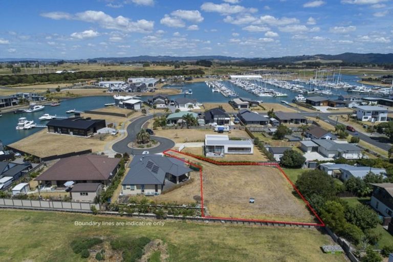 Photo of property in 21 Finch Street, One Tree Point, 0118