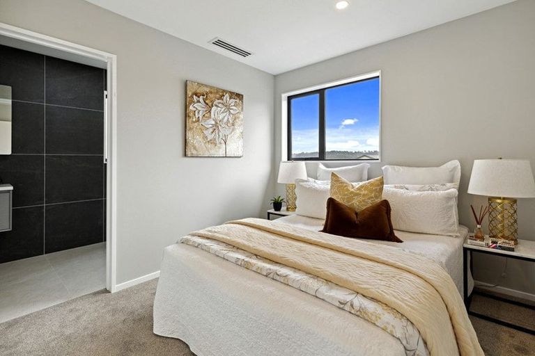 Photo of property in 15 Bela Vista Boulevard, Swanson, Auckland, 0614