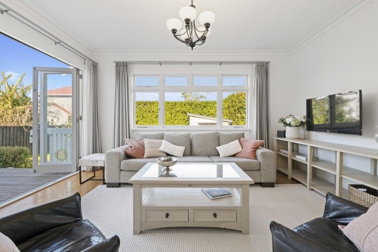 Photo of property in 7 Bruce Street, Northcote Point, Auckland, 0627