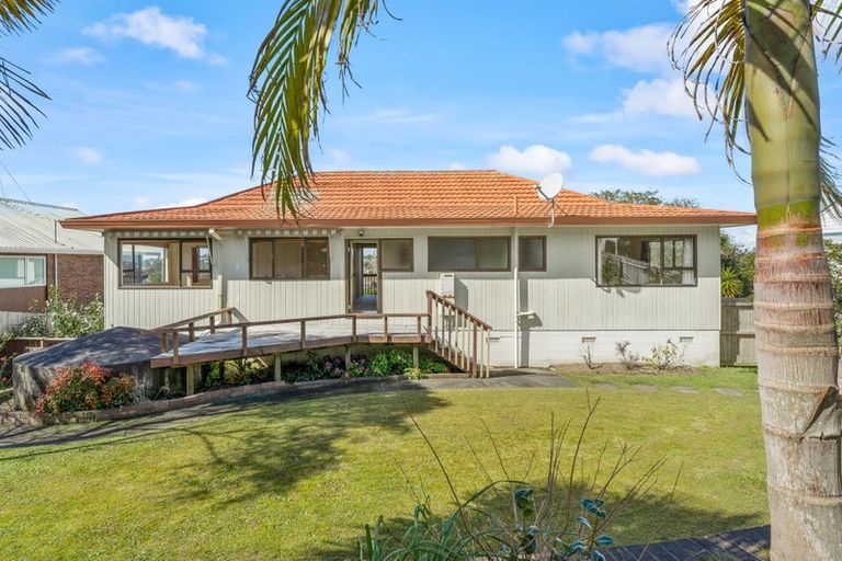 Photo of property in 17 Polkinghorne Drive, Manly, Whangaparaoa, 0930