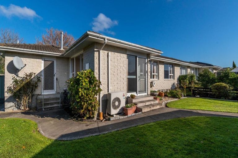 Photo of property in 2/16 Oldham Crescent, Halswell, Christchurch, 8025