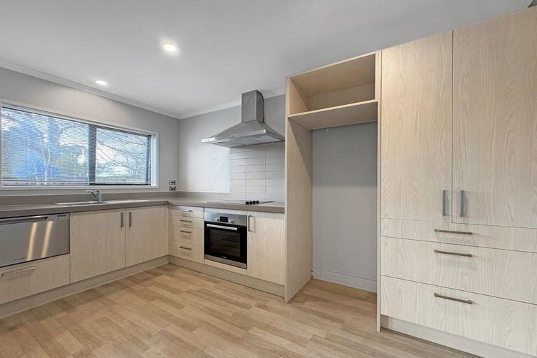 Photo of property in 2/85 Normandy Avenue, Melville, Hamilton, 3206