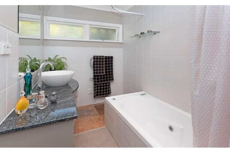 Photo of property in 29 Bert Wilson Place, Cockle Bay, Auckland, 2014