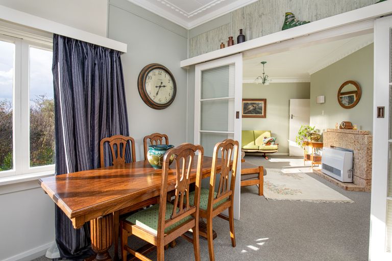 Photo of property in 34 Branxholm Street, Roxburgh, 9500